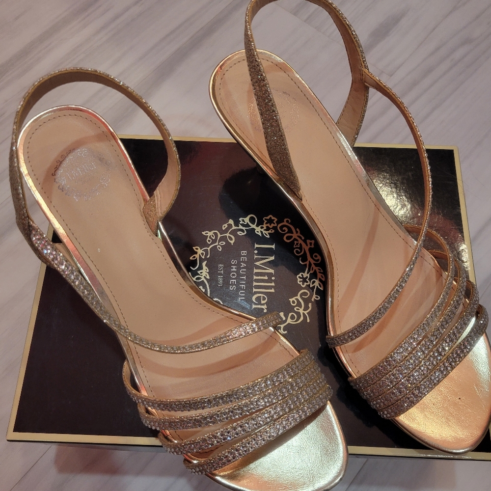 9.5 Gold Embellished 3in Heel - Picture 4 of 6